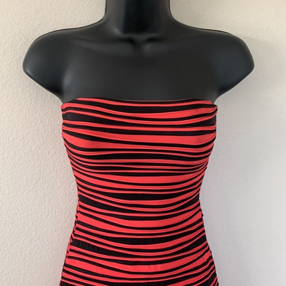 Bebe Black and Red Strapless Wavy Striped Body Con Midi Dress - Picture 3 of 10